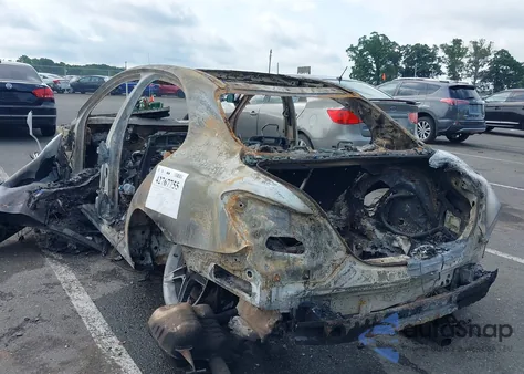 2016 Mercedes-Benz C 300 из США, поврежденный, VIN 55SWF4KB7GU104543